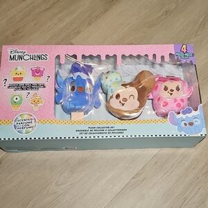 New In Box Disney Munchlings Plush Collector Set Scented 4 Piece